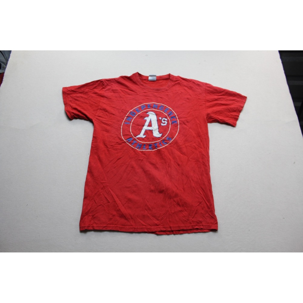 Independence Athletics T-Shirt Men Large Red Excellent 2009 Roster Graphic Tee